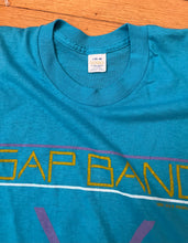 Load image into Gallery viewer, Gap Band Sleeveless Shirt
